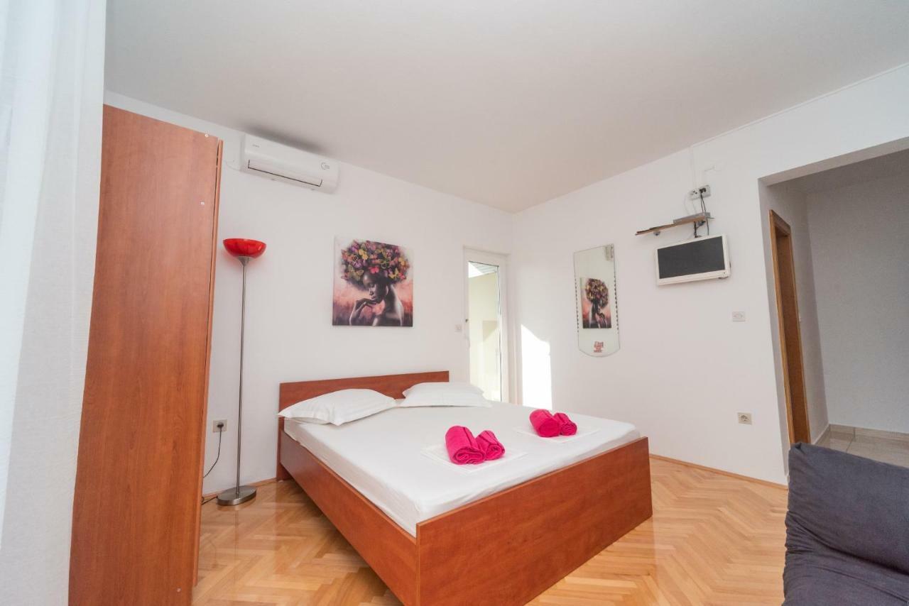 Ferienwohnung Marios Brela Exterior foto